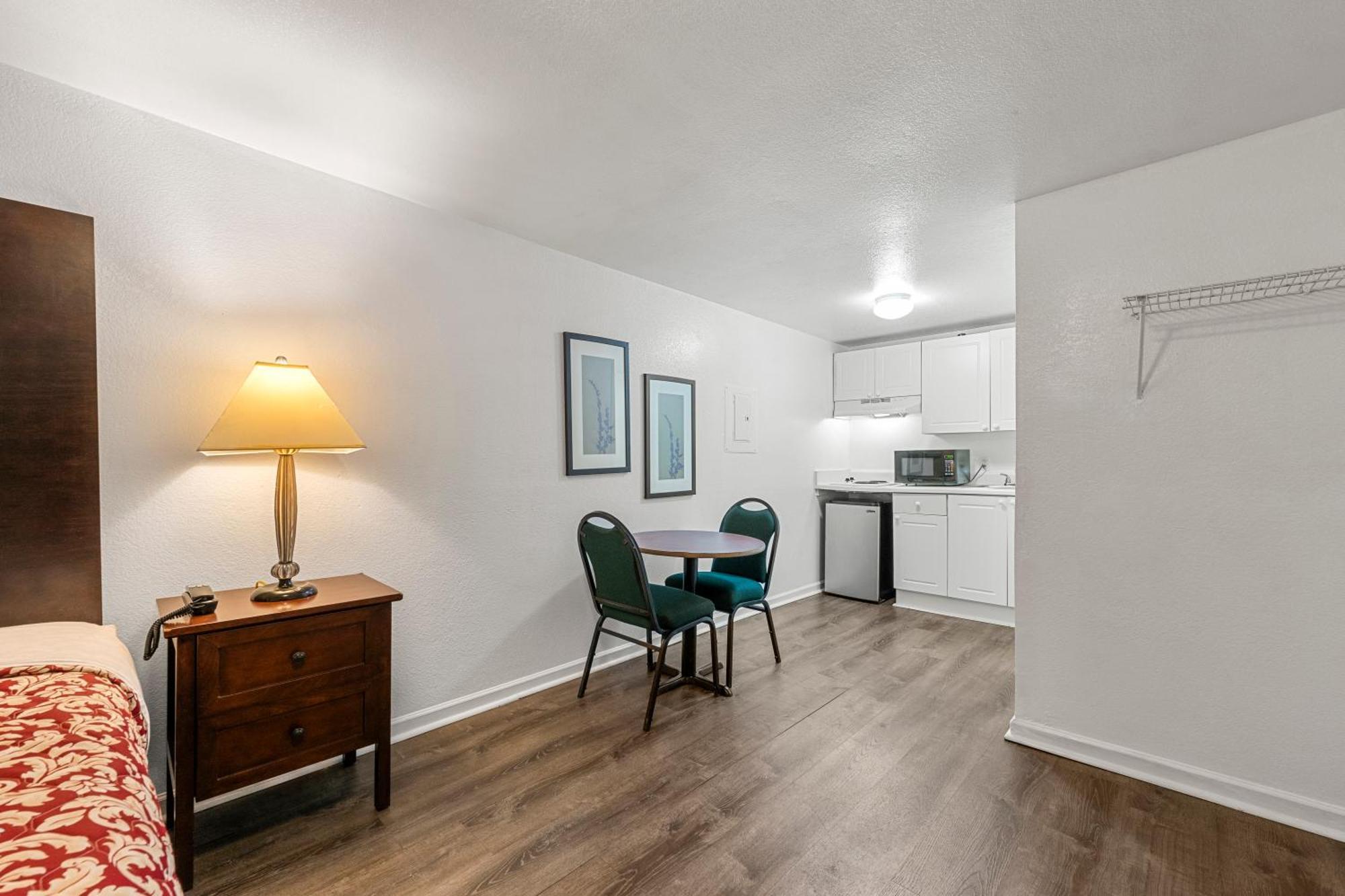 Extended Stay Studios 2*