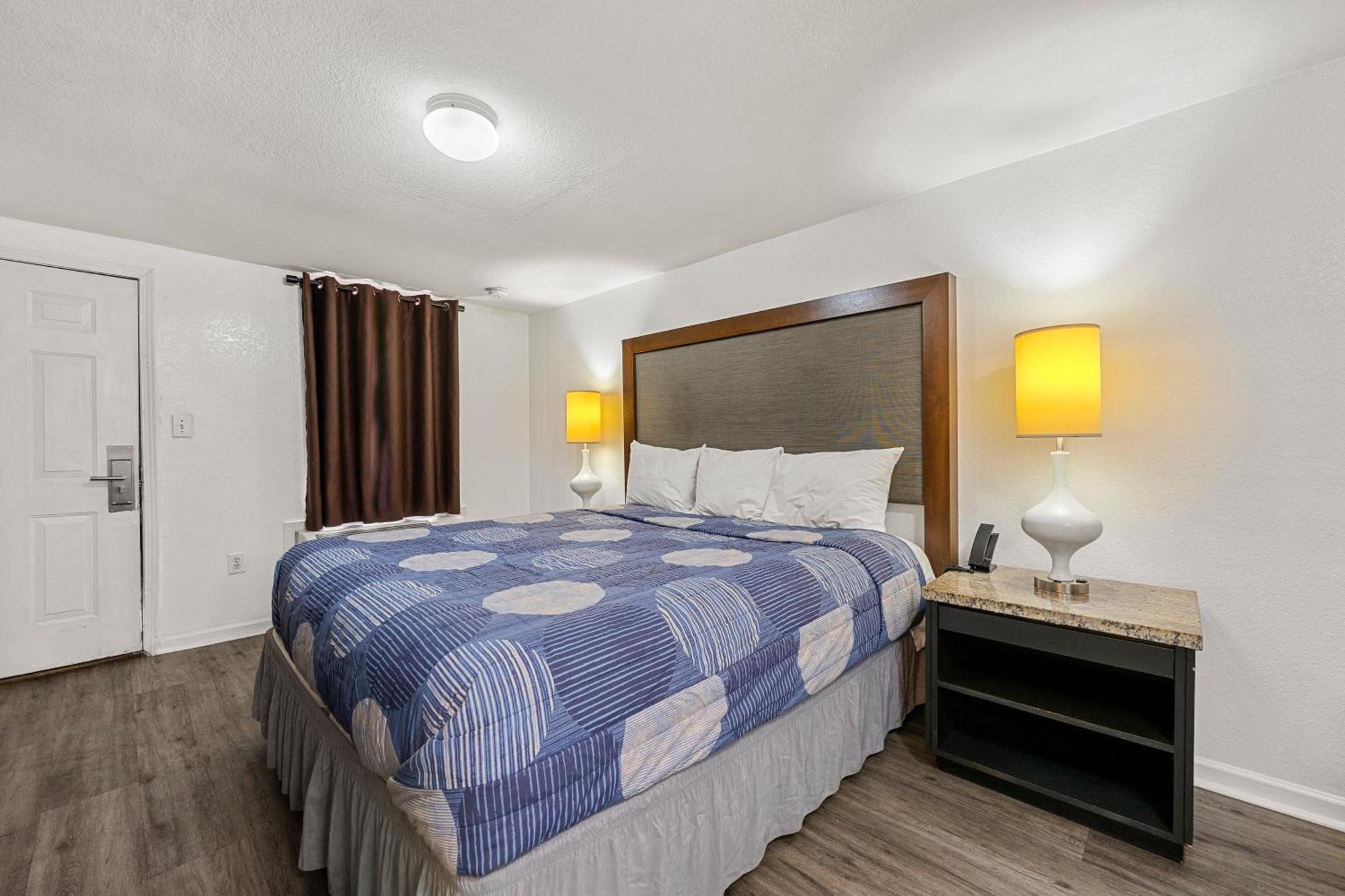 Extended Stay Studios Motel 2*