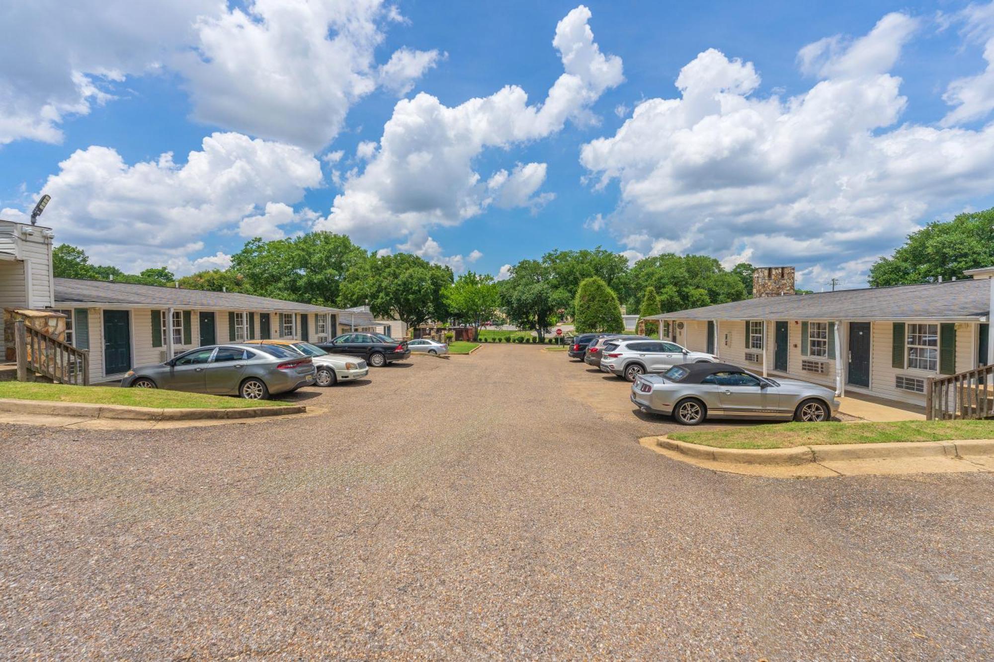 Extended Stay Studios Motel 2*